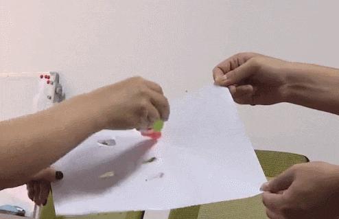 DƬ